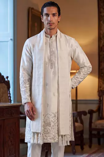 Men white silk blend floral embroidered straight kurta with dupatta