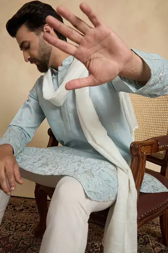 Men blue silk blend solid embroidered straight kurta with dupatta