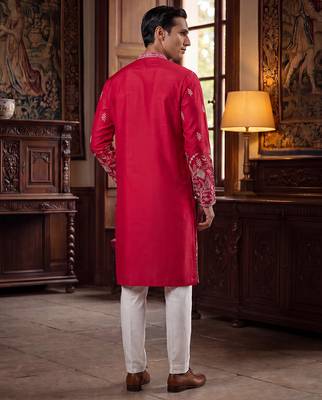 Men pink silk blend solid embroidered straight kurta with dupatta 4