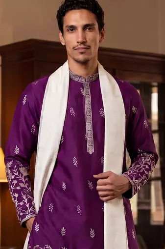 Men purple silk blend solid embroidered straight kurta with dupatta