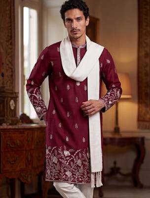 Men maroon silk blend solid embroidered straight kurta with dupatta 1
