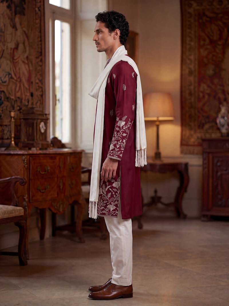 Men maroon silk blend solid embroidered straight kurta with dupatta