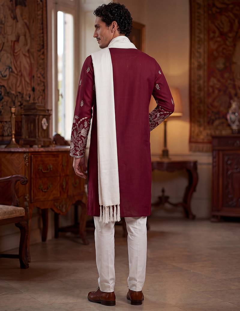 Men maroon silk blend solid embroidered straight kurta with dupatta