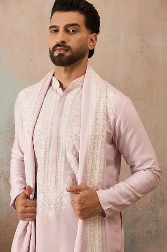 Men lavender silk blend solid embroidered straight kurta with dupatta