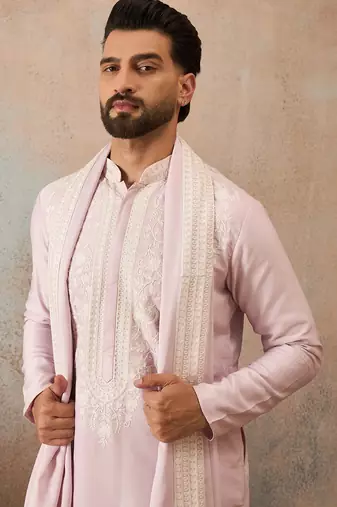 Men lavender silk blend solid embroidered straight kurta with dupatta