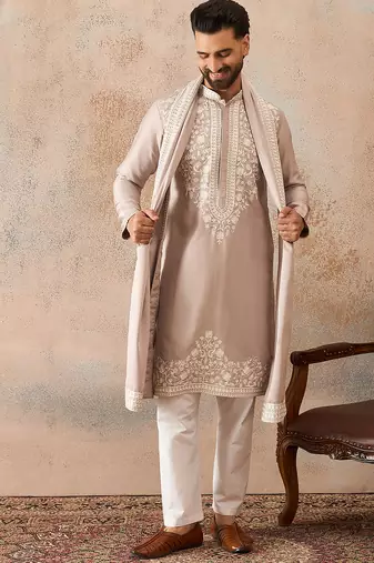 Men beige silk blend solid embroidered straight kurta with dupatta