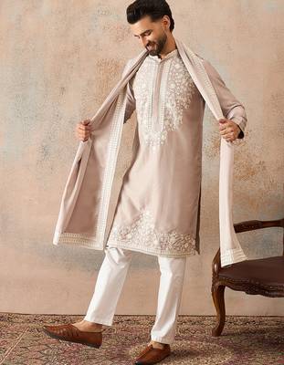 Men beige silk blend solid embroidered straight kurta with dupatta 3