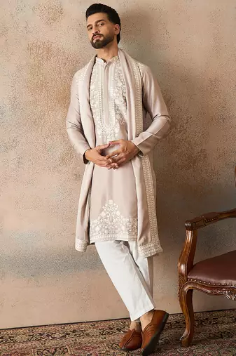 Men beige silk blend solid embroidered straight kurta with dupatta