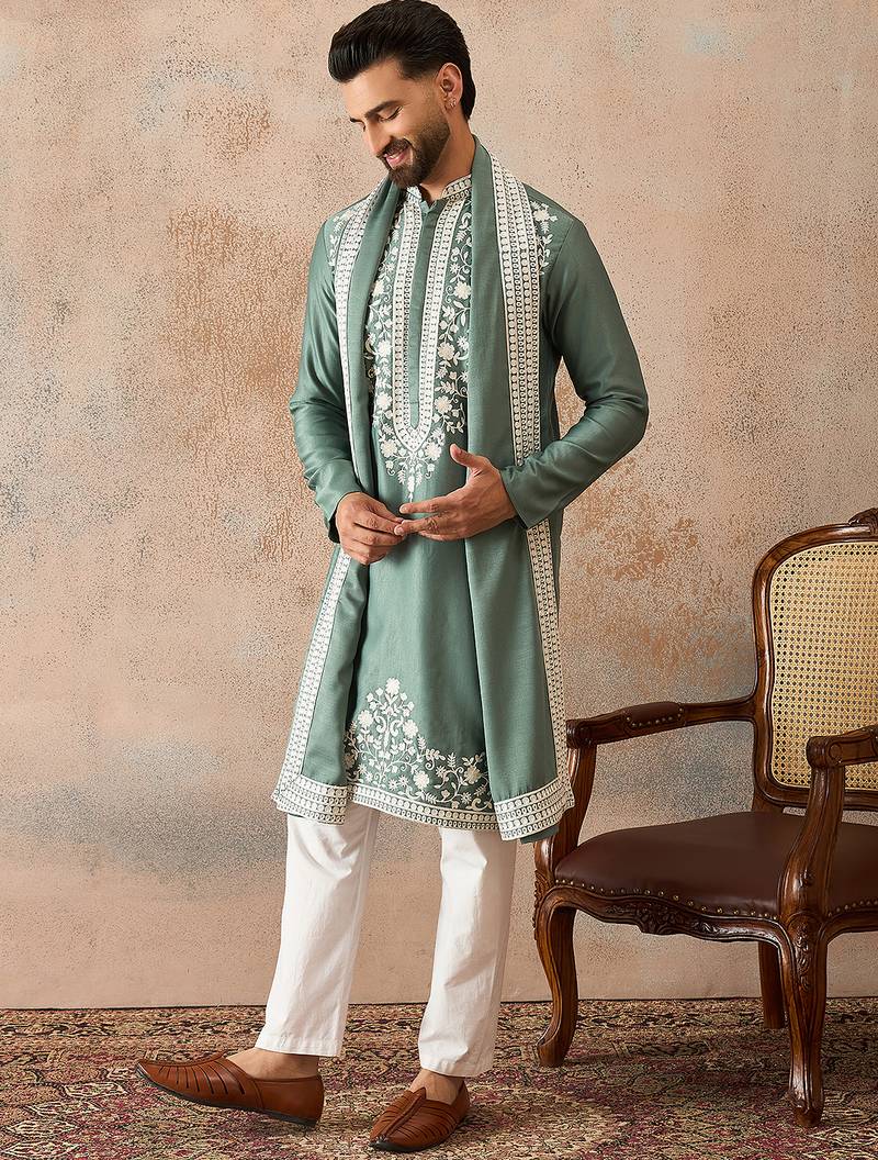 Men green silk blend solid embroidered straight kurta with dupatta