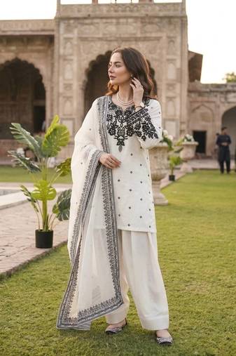 off white embroidered kurta set with salwar & organza dupatta