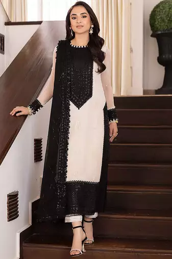 white crepe salwar suit with dupatta
