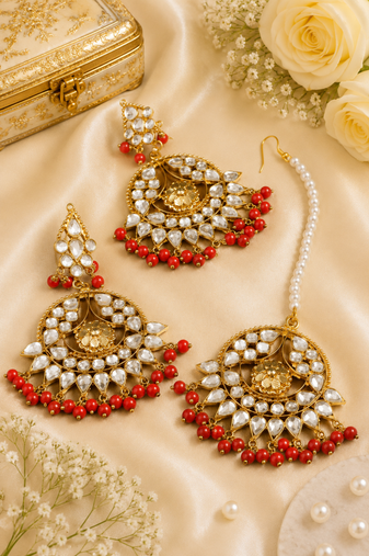 Intricate kundan earrings for festive wear
