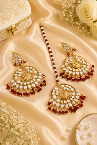 Lightweight kundan earrings set for women