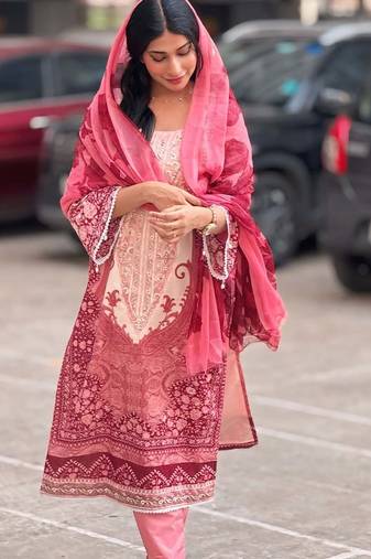 Women's pink and maroon printed lawn suit with chiffon dupatta