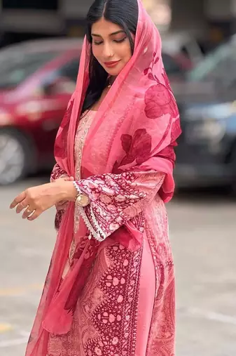 Women's pink and maroon printed lawn suit with chiffon dupatta