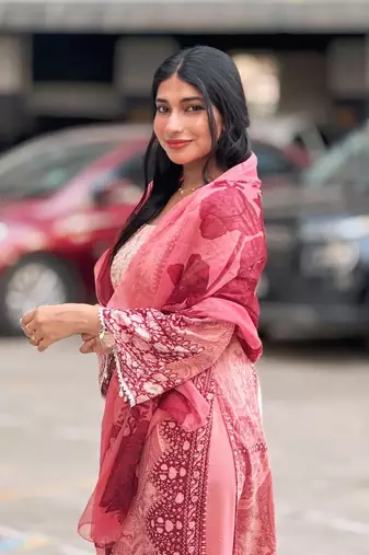 Women's pink and maroon printed lawn suit with chiffon dupatta