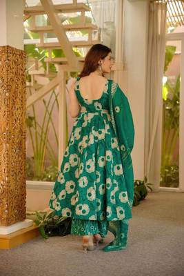 green digital print anarkali suit set with dupatta 3