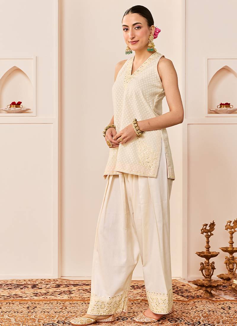 Daisy ivory embroidered chanderi silk kurta set