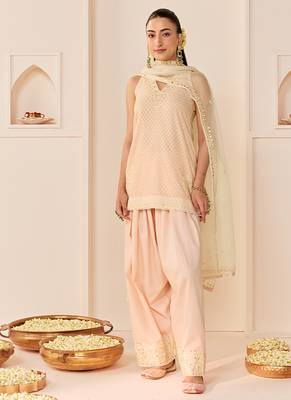 Carnation pink embroidered chanderi silk kurta set 1