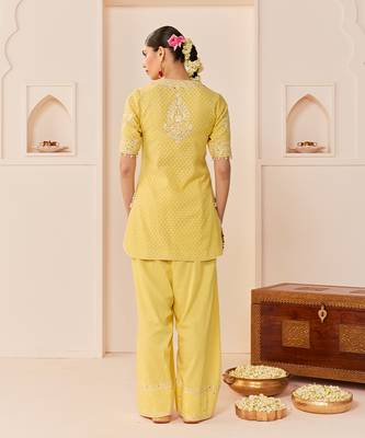 Lemon yellow embroidered chanderi silk kurta set 2