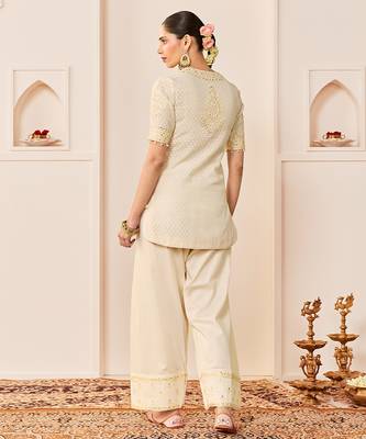 Daisy ivory embroidered chanderi silk kurta set 2