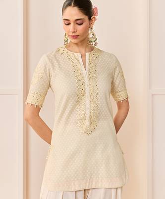 Daisy ivory embroidered chanderi silk kurta set 3