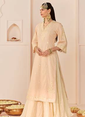 Carnation pink embroidered chanderi silk kurti set with skirt 3