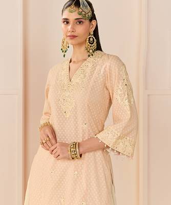 Carnation pink embroidered chanderi silk kurti set with skirt 4