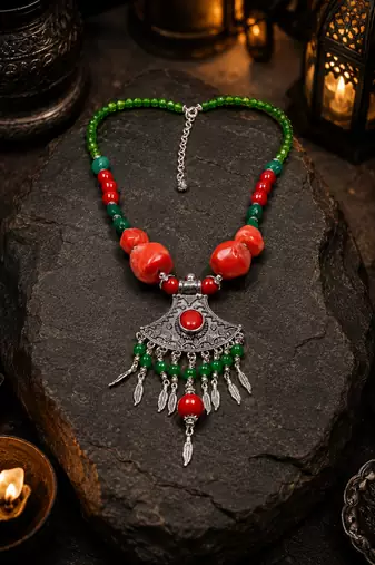 Vintage craft ornamental beads necklace