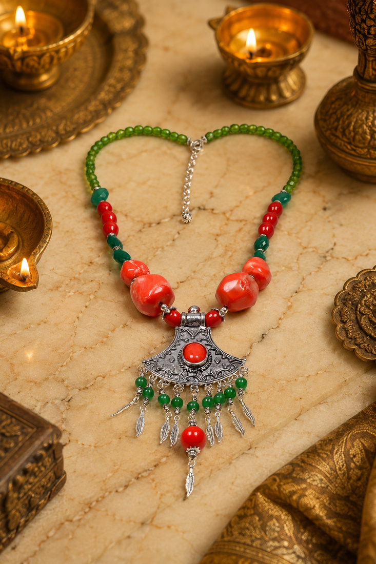 Vintage craft ornamental beads necklace