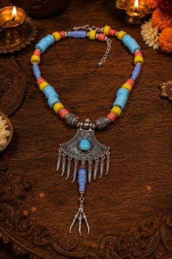 Heritage beads necklace with german silver pendant
