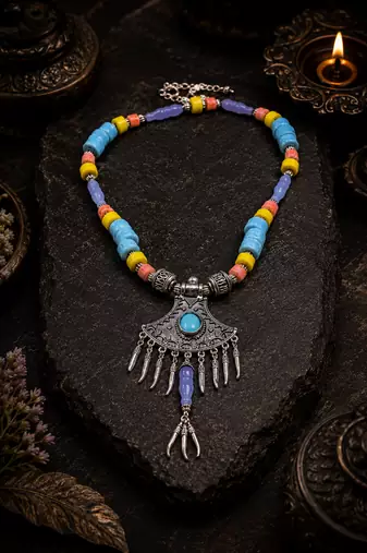 Heritage beads necklace with german silver pendant