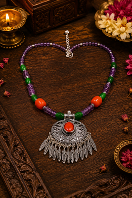 Vintage style beaded pendant necklace 1