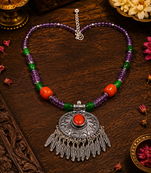 Vintage style beaded pendant necklace