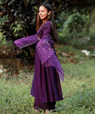 Purple silk blend embroidered alia cut kurta set 2