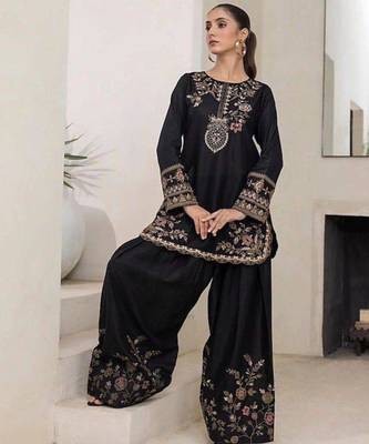 Black crepe embroidered farshi salwar set 2