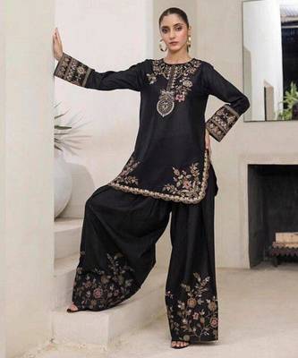 Black crepe embroidered farshi salwar set 3