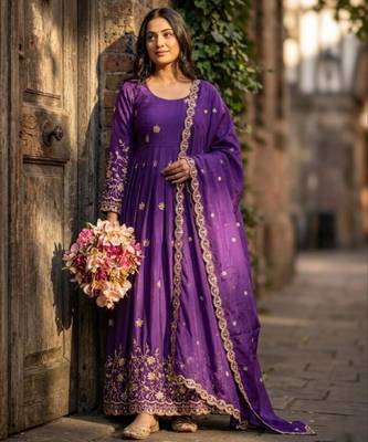 Purple silk blend embroidered gown set 2