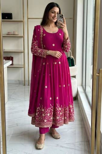 Pink silk blend embroidered gown set