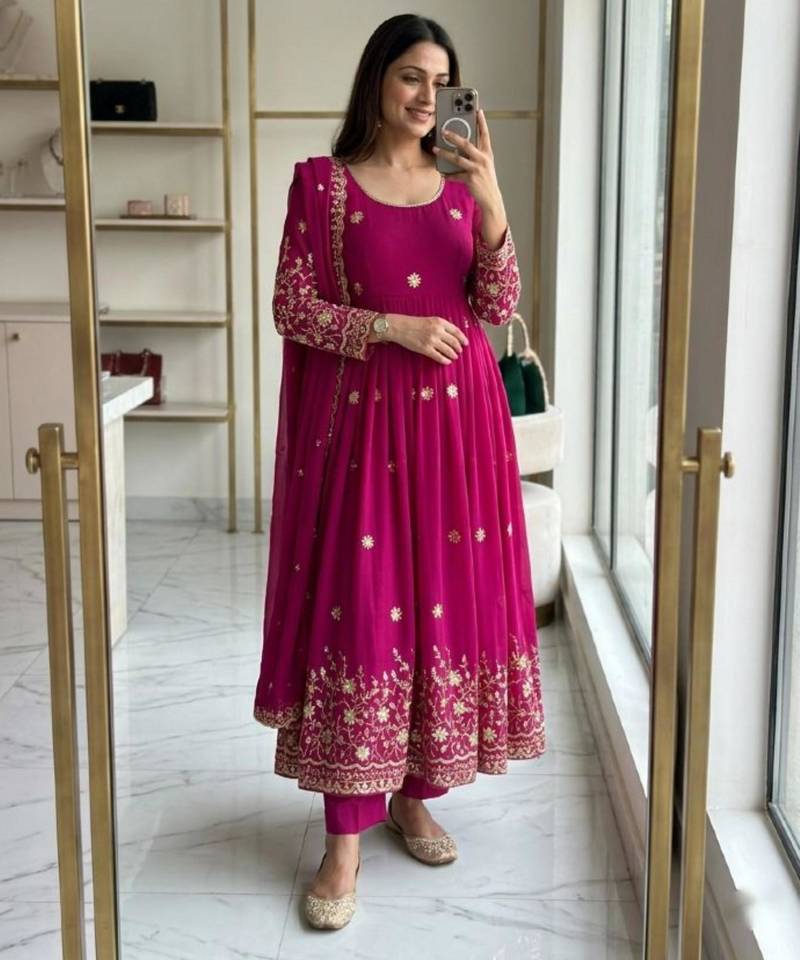 Pink silk blend embroidered gown set