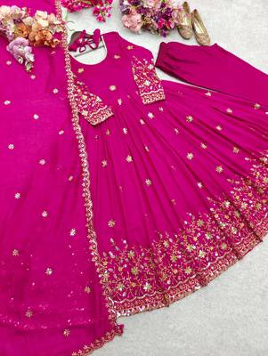 Pink silk blend embroidered gown set 3