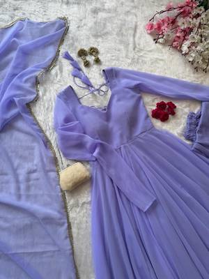 Lavender georgette plain gown set 4