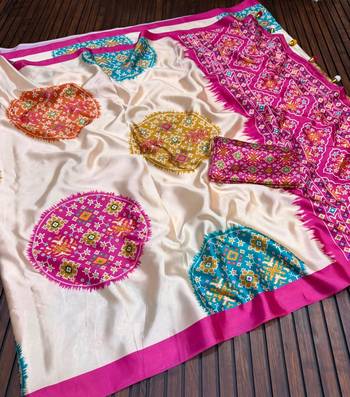 off white uhd digital printed satin silk saree 4