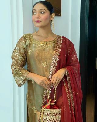 Champagne silk blend embroidered kurta set 2