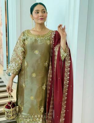 Champagne silk blend embroidered kurta set 4