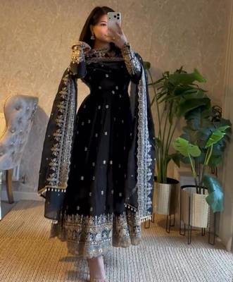 Black georgette embroidered anarkali set 2