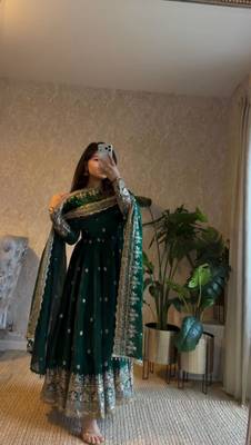 Green georgette embroidered anarkali set 2
