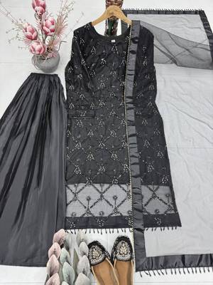 Black net embroidered palazzo set 4