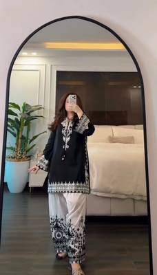 Black crepe embroidered farshi salwar kurta set 2