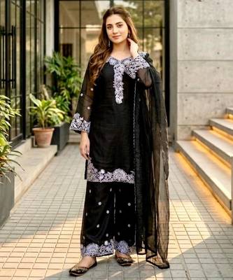 Black chanderi embroidered palazzo set 1